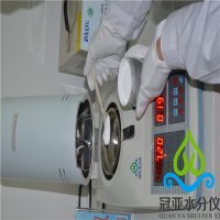 黑色碳酸钙水分检测仪的工作原理是什么？